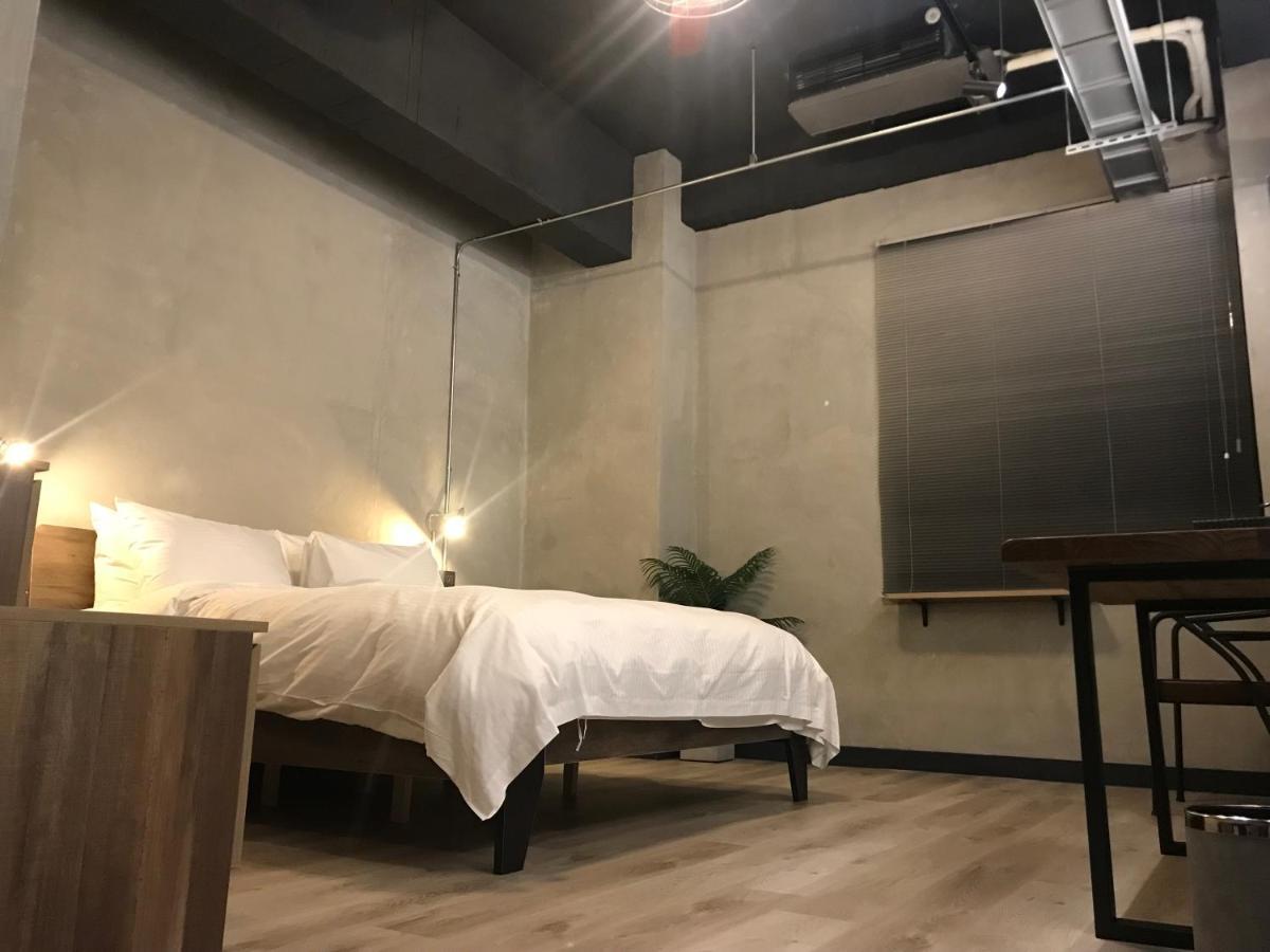 Hotel The Retro Tai-Pan Tainan Esterno foto
