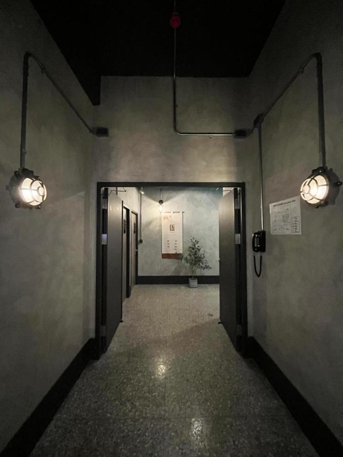 Hotel The Retro Tai-Pan Tainan Esterno foto