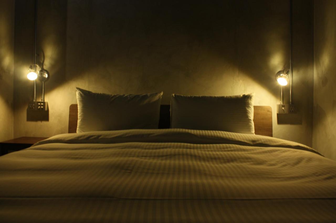 Hotel The Retro Tai-Pan Tainan Esterno foto